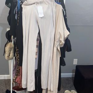 ZARA slinky cream pleated pants